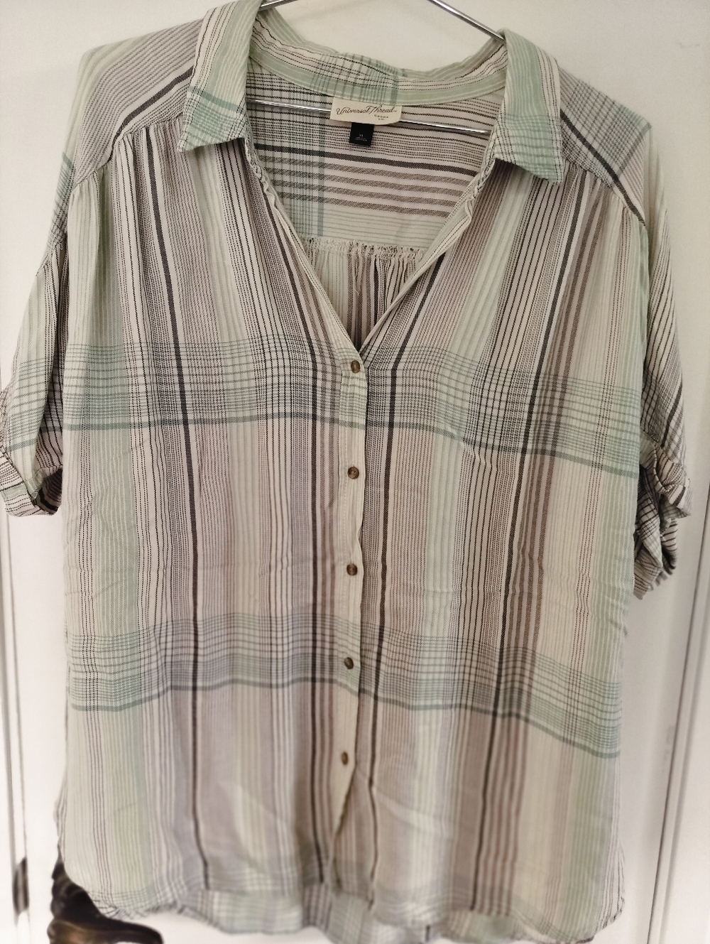 Universal Thread Women's Short Sleeve 100% Rayon Green Gray White Plaid Top XL